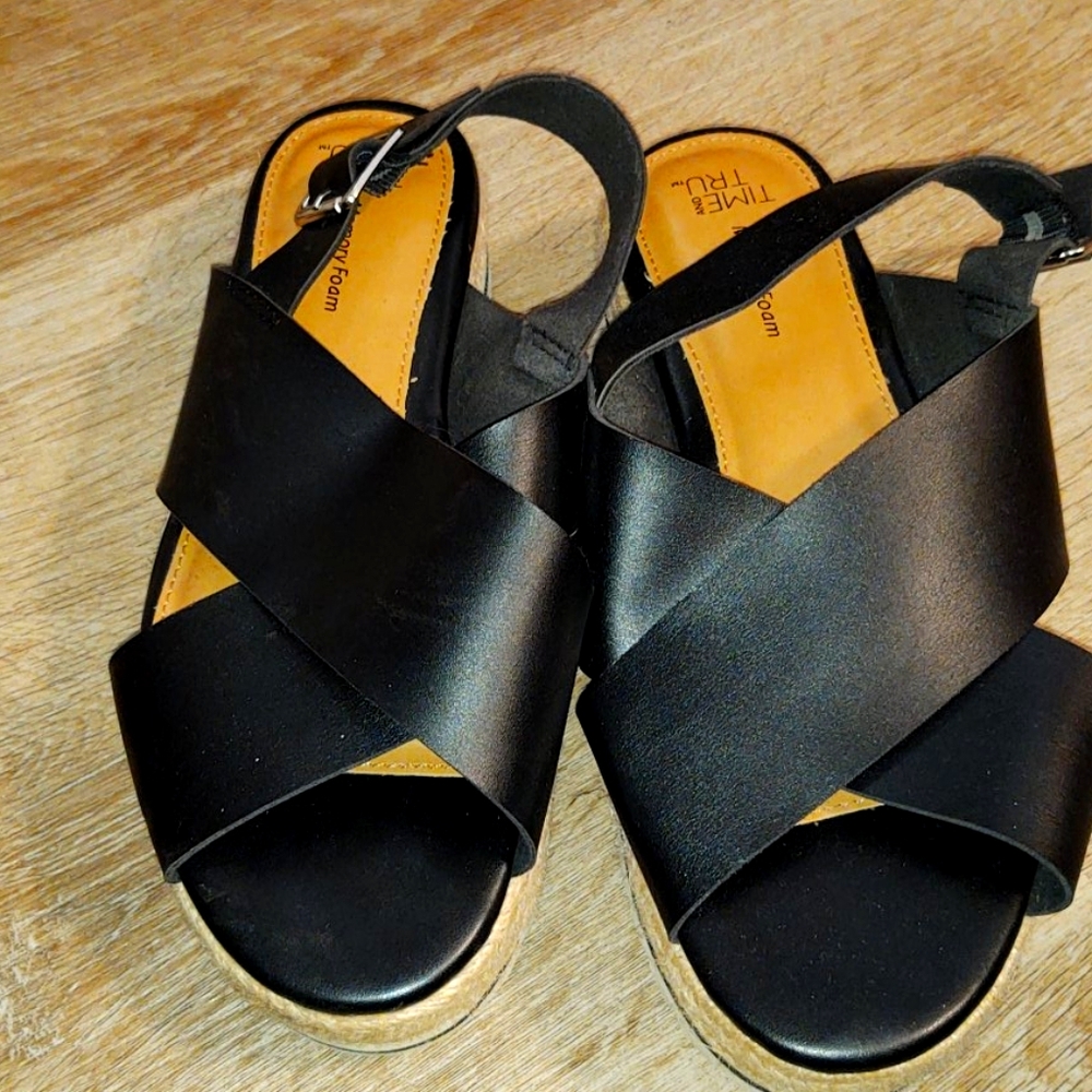 Platform sandals
